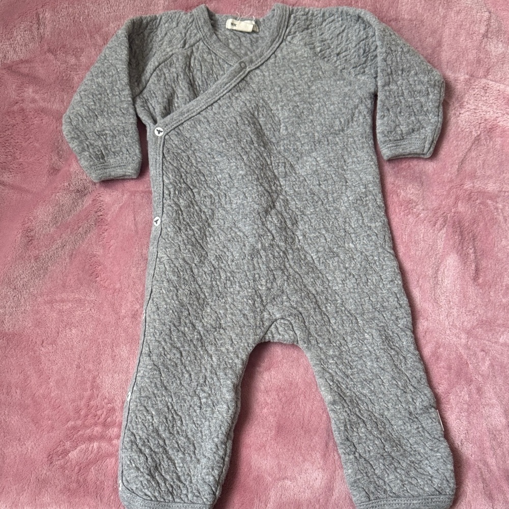 Burt's Bees Baby Gray Quilted long sleeve onesie bodysuit size 3-6 months